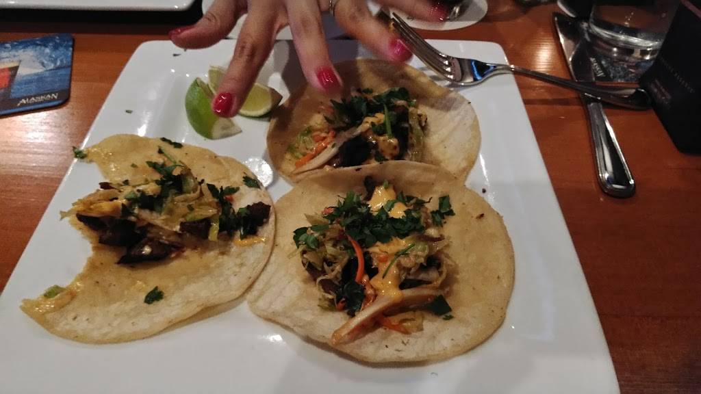 The Lodge Sports Grille | restaurant | 4209 SW Alaska St, Seattle, WA 98116, USA | 2063883337 OR +1 206-388-3337