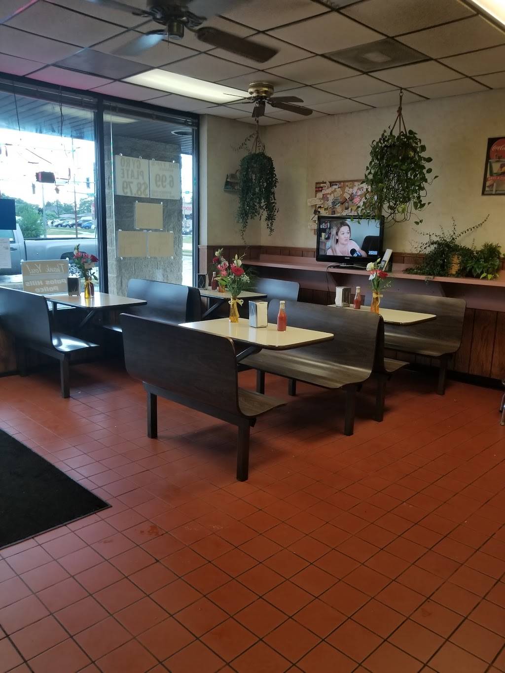 Mickeys Gyros | restaurant | 10701 S Roberts Rd, Palos Hills, IL 60465, USA | 7089740880 OR +1 708-974-0880