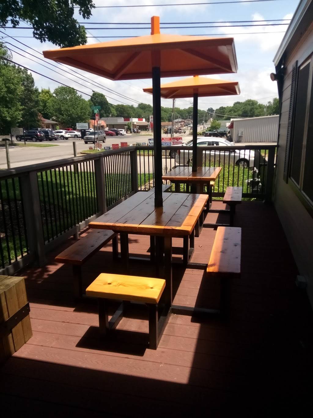 JJ’s Barbecue | restaurant | 900 Hatcher Ln, Columbia, TN 38401, USA | 9313813463 OR +1 931-381-3463