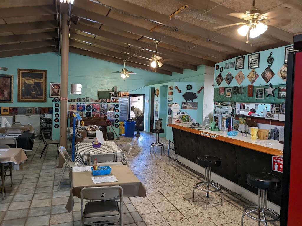 Christines Blues & Barbeque | restaurant | 157 TX-302, Kermit, TX 79745, USA | 4325862060 OR +1 432-586-2060