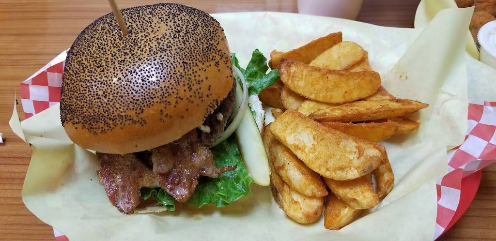 Moms Burgers & Wings | restaurant | 26615 US-380 Ste 170, Providence Village, TX 76227, USA | 9403659980 OR +1 940-365-9980