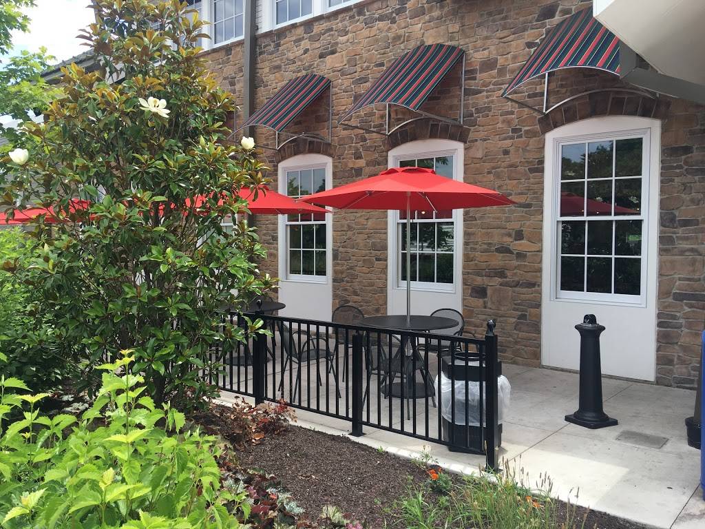 Valley Forge Service Plaza | cafe | 1495 Valley Forge Rd, Wayne, PA 19087, USA | 6109758940 OR +1 610-975-8940