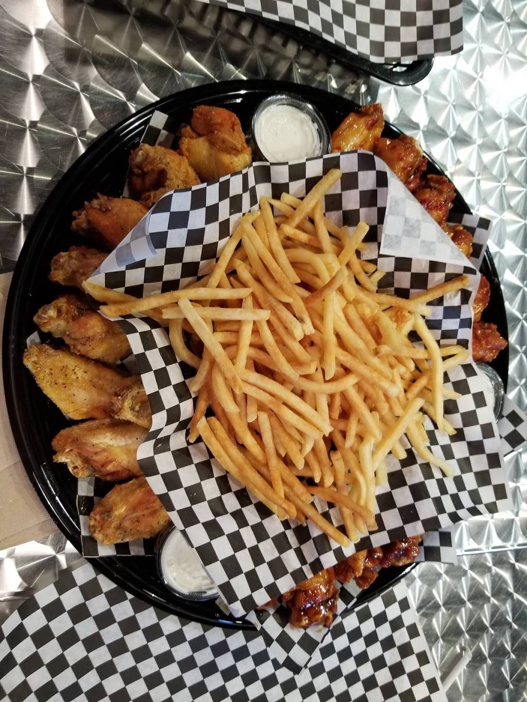 The Wingyard | restaurant | 245 Eleventh St, Tracy, CA 95376, USA | 2096661570 OR +1 209-666-1570