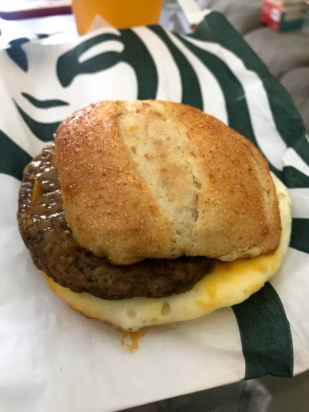 Starbucks | restaurant | 9379 Baymeadows Rd, Jacksonville, FL 32256, USA | 9046731913 OR +1 904-673-1913