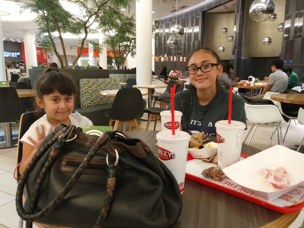 Charleys Philly Steaks | restaurant | 904 Hawthorn Center, Vernon Hills, IL 60061, USA | 8475730501 OR +1 847-573-0501