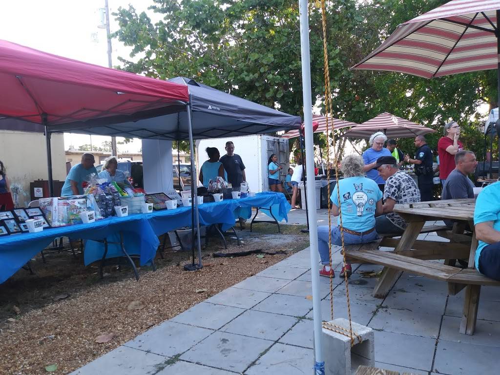 Johnny Q’s Restaurant and Sports Lounge | meal delivery | 3801 10th Ave N, Palm Springs, FL 33461, USA | 5614339800 OR +1 561-433-9800