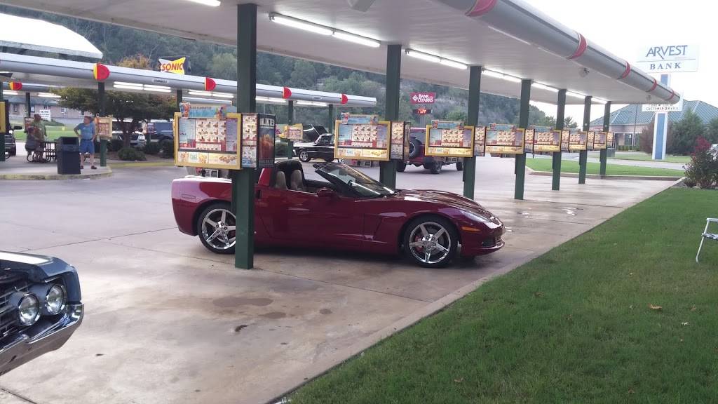 Sonic Drive-In | restaurant | #2 Sugar Creek Center, Bella Vista, AR 72714, USA | 4798559367 OR +1 479-855-9367
