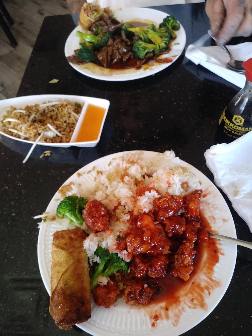 Red House | restaurant | 8902 E Vía Linda, Scottsdale, AZ 85258, USA | 4808608888 OR +1 480-860-8888