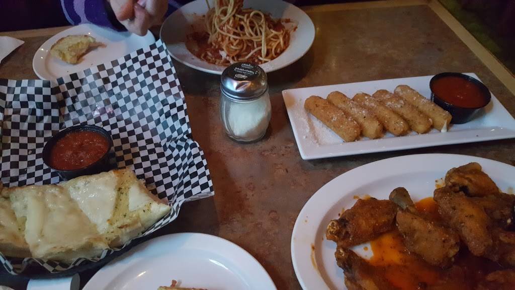 Mama Ginas | restaurant | 101 S 2nd St, Fulton, NY 13069, USA | 3155988210 OR +1 315-598-8210