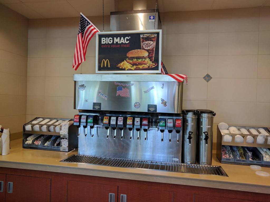 McDonalds | cafe | 1617 S Beacon Blvd, Grand Haven, MI 49417, USA | 6168466666 OR +1 616-846-6666