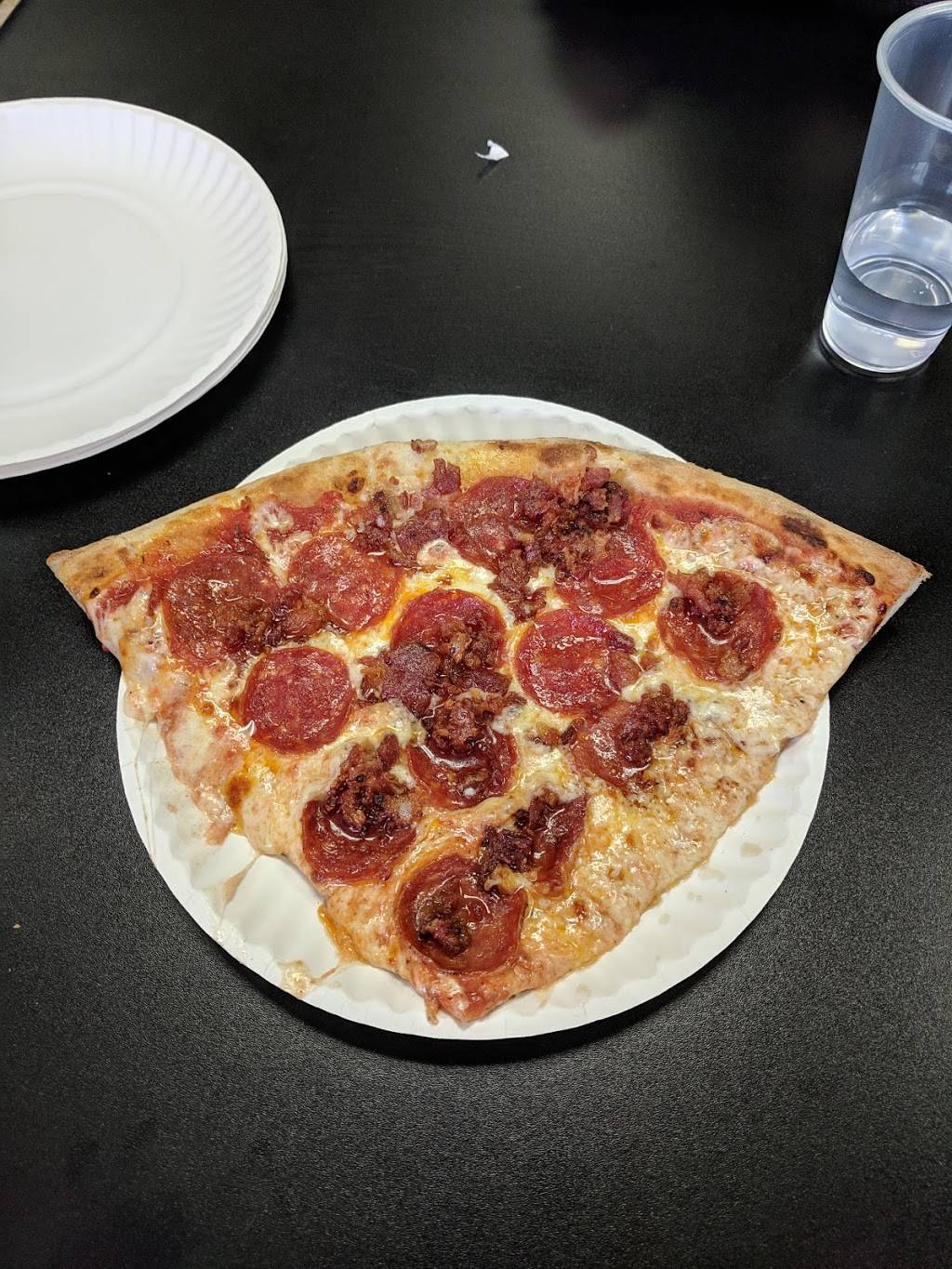 Jonuzis Pizza | restaurant | 1776 Teasley Ln #103, Denton, TX 76205, USA | 9405650000 OR +1 940-565-0000