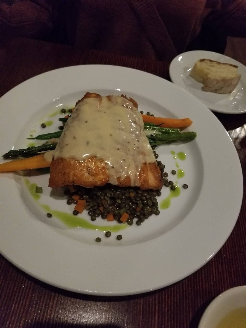 9 Elm American Bistro | restaurant | 9 Elm St, Danvers, MA 01923, USA | 9787749436 OR +1 978-774-9436