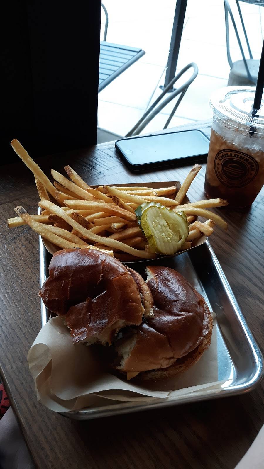 Chillburger | restaurant | 1225 Veterans Pkwy #400, Clarksville, IN 47129, USA | 8127259157 OR +1 812-725-9157