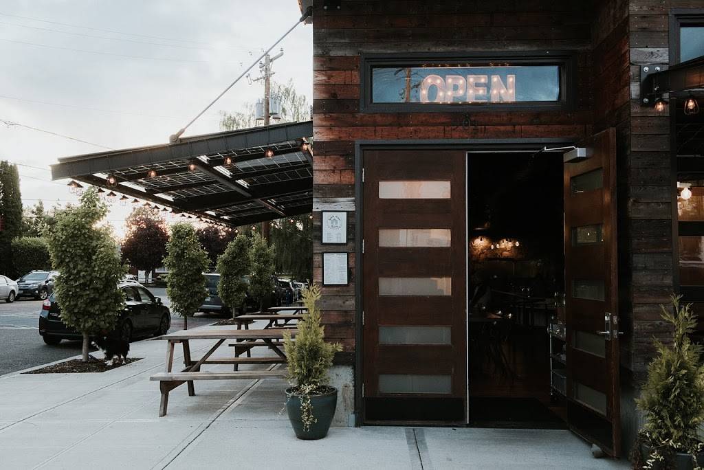 Grand Army Tavern | restaurant | 901 NE Oneonta St, Portland, OR 97211, USA | 5038416195 OR +1 503-841-6195