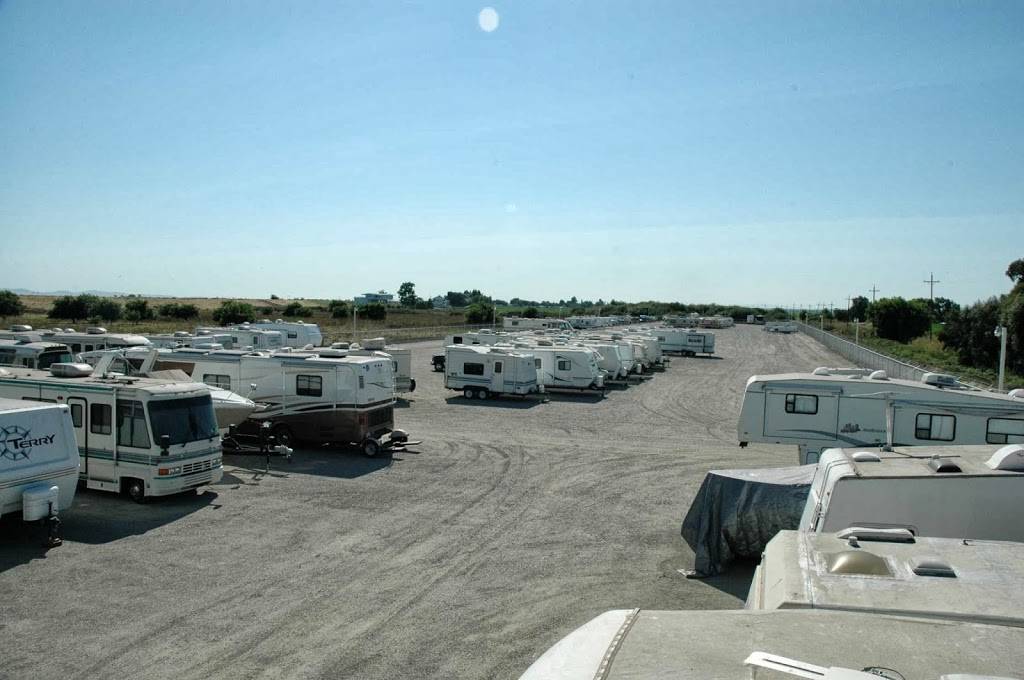 Lighthouse Marina & Resort | restaurant | 151 Brannan Island Rd, Isleton, CA 95641, USA | 9167775511 OR +1 916-777-5511