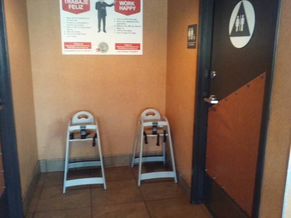 Jack in the Box | restaurant | 400 Broadway St, Vallejo, CA 94590, USA | 7075543562 OR +1 707-554-3562