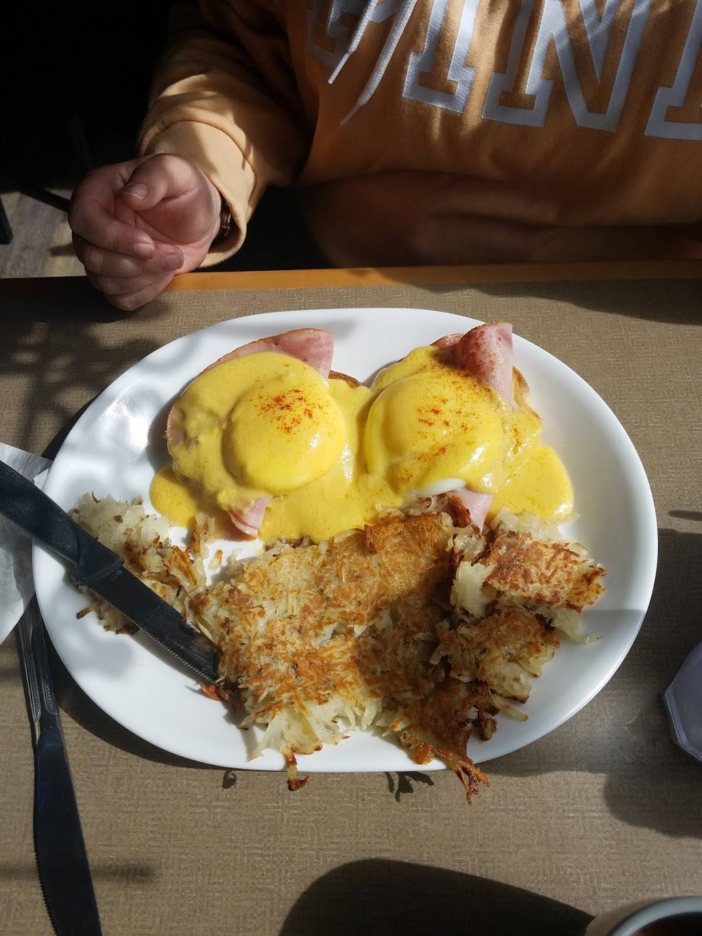 Trina & Rons Place | restaurant | 45 NE Skipanon Dr, Warrenton, OR 97146, USA | 5038618200 OR +1 503-861-8200