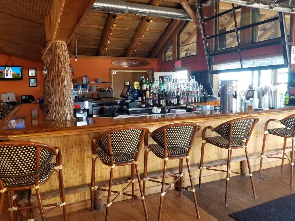 Docks Beach House Restaurant | restaurant | 252 W Lakeshore Dr, Port Clinton, OH 43452, USA | 4197326609 OR +1 419-732-6609