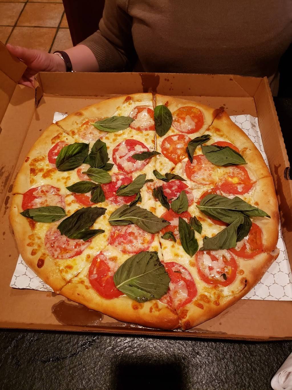 Taste of Italy | restaurant | 1235 East Pkwy, Gatlinburg, TN 37738, USA | 8653251750 OR +1 865-325-1750