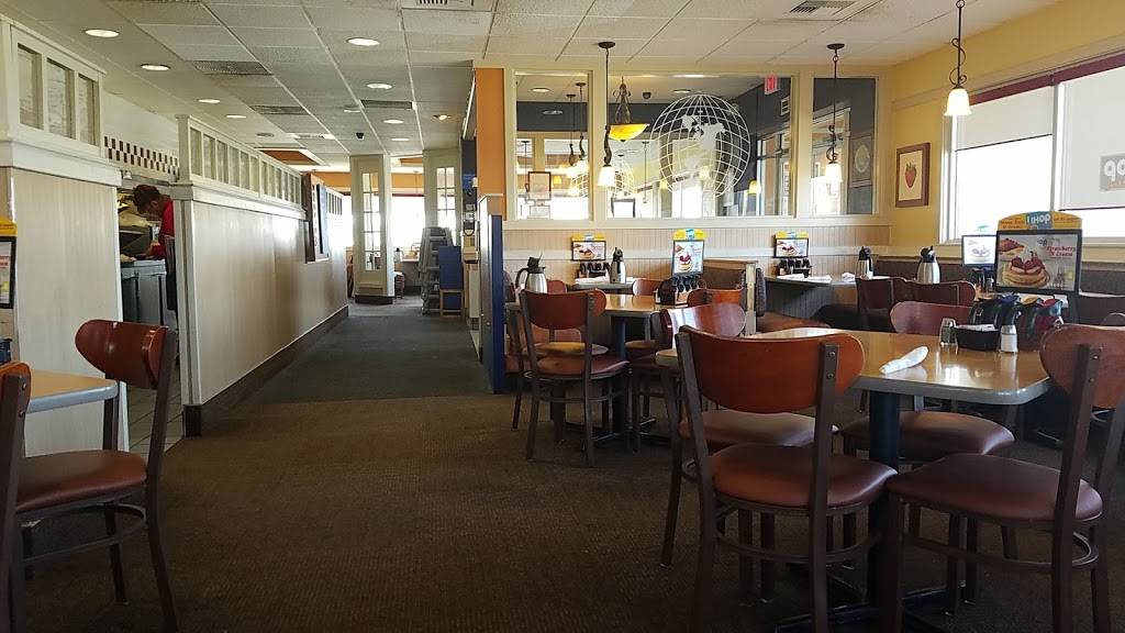 IHOP | restaurant | 515 S Ridge Cir, Wichita, KS 67209, USA | 3167730077 OR +1 316-773-0077
