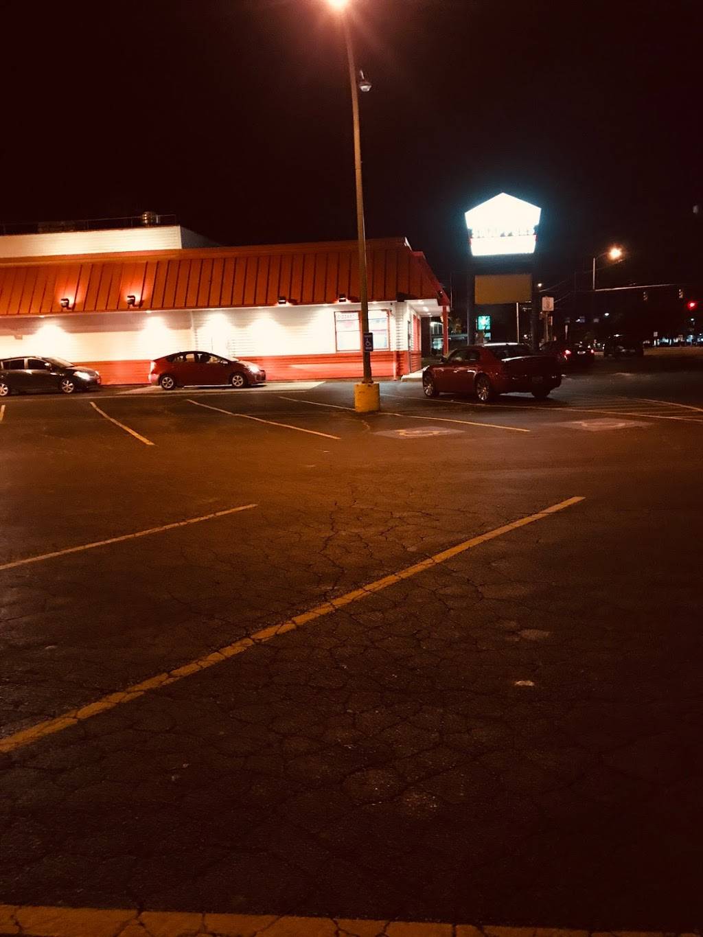 Snappers Seafood & Chicken | restaurant | 1530 S Byrne Rd, Toledo, OH 43614, USA | 4194075670 OR +1 419-407-5670