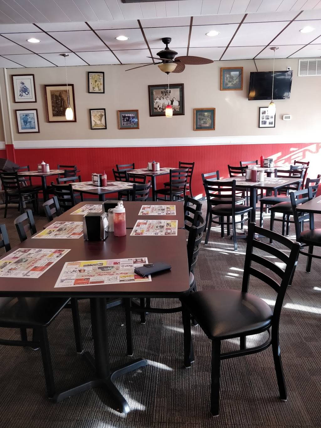 Roys Family Diner And Pizzeria | restaurant | 1903, 2 E Main St, Port Jervis, NY 12771, USA | 8458587828 OR +1 845-858-7828