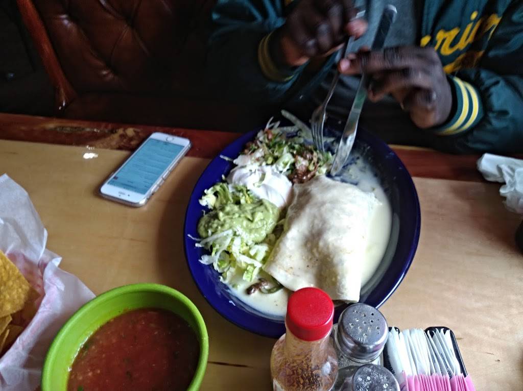 La Casa Jalisco | restaurant | 101 E Bridge St, Streator, IL 61364, USA | 8156735070 OR +1 815-673-5070