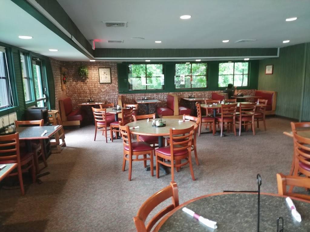 Pizza Hut | restaurant | 18509 Woodfield Rd, Gaithersburg, MD 20879, USA | 3019907505 OR +1 301-990-7505