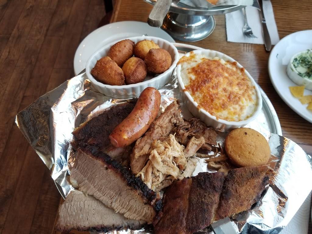 SuzyQues BBQ and Bar | restaurant | 34 S Valley Rd, West Orange, NJ 07052, USA | 9737367899 OR +1 973-736-7899