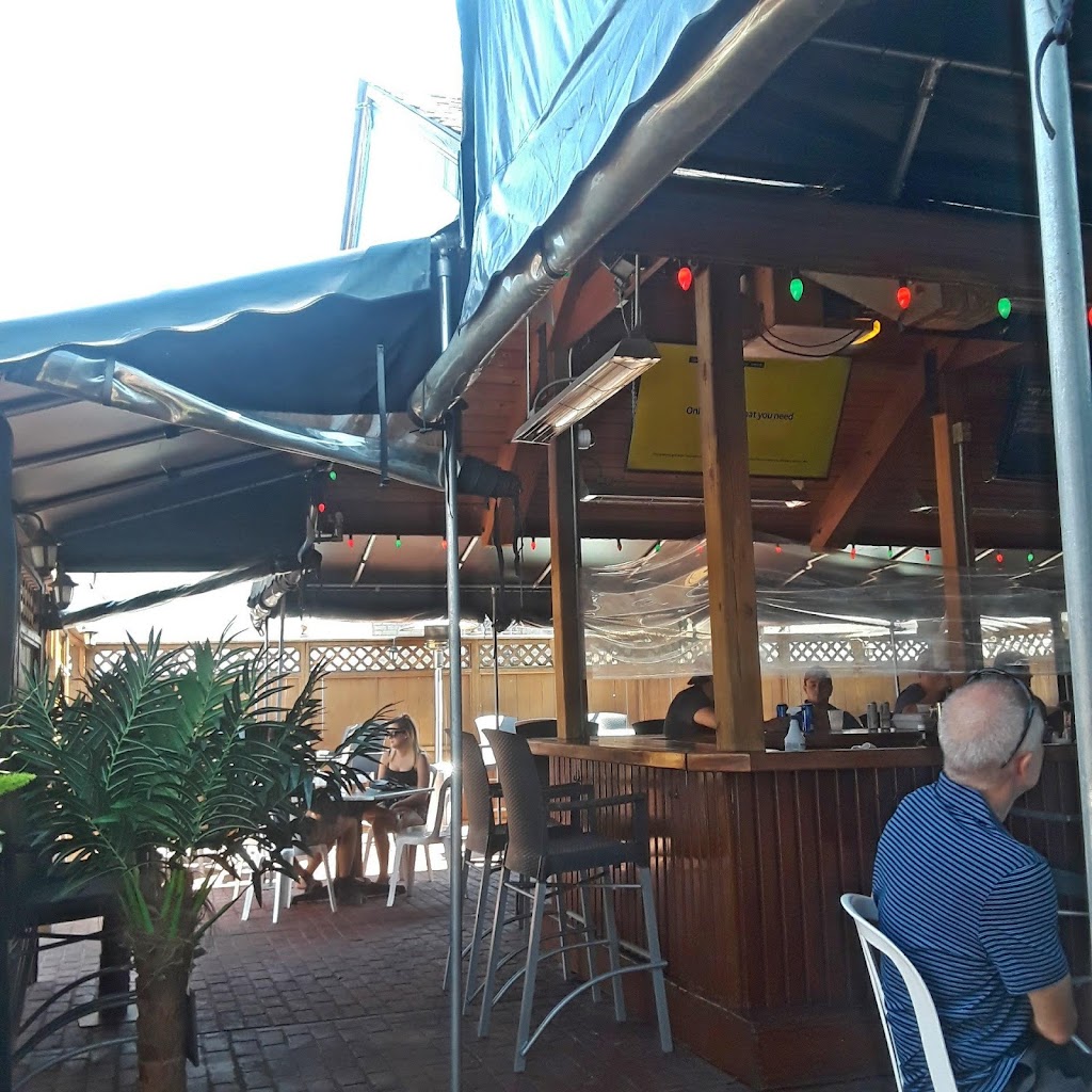 Around the Corner Saloon & Cafe | restaurant | 18616 Detroit Ave, Lakewood, OH 44107, USA | 2165214413 OR +1 216-521-4413