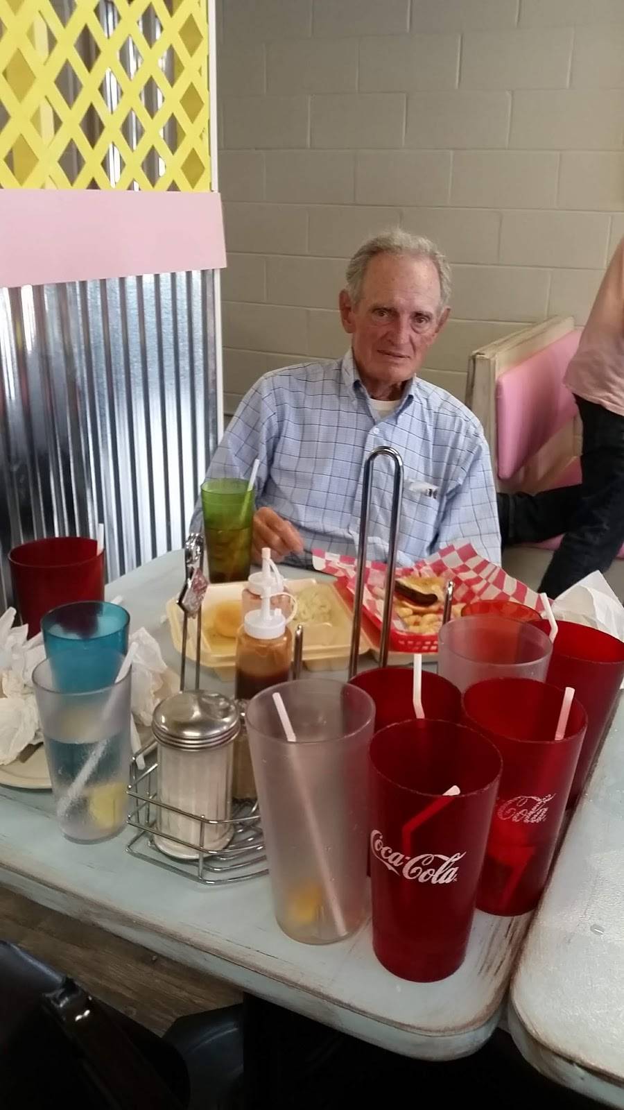 Annes Diner | restaurant | 2571 TN-6, Leoma, TN 38468, USA | 9318522038 OR +1 931-852-2038