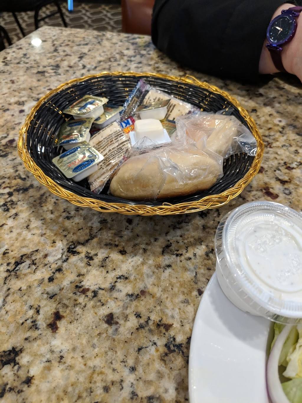 Old Port Restaurant | restaurant | 278 E 14 Mile Rd, Clawson, MI 48017, USA | 2485882660 OR +1 248-588-2660