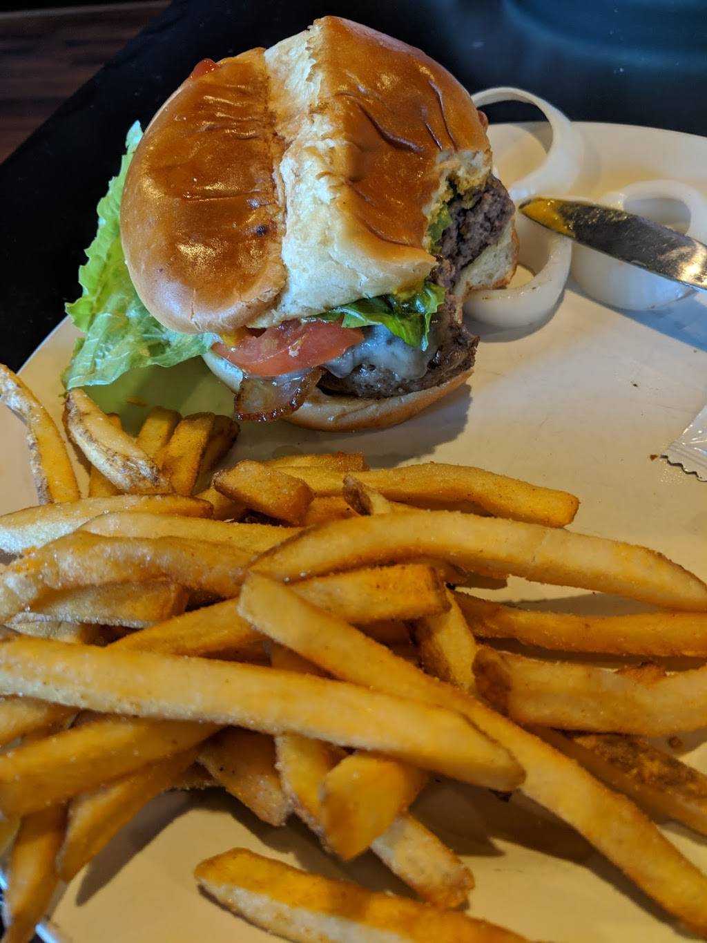 Carolina Tavern | restaurant | 521 By-pass 72 Northwest, Greenwood, SC 29649, USA | 8645380538 OR +1 864-538-0538