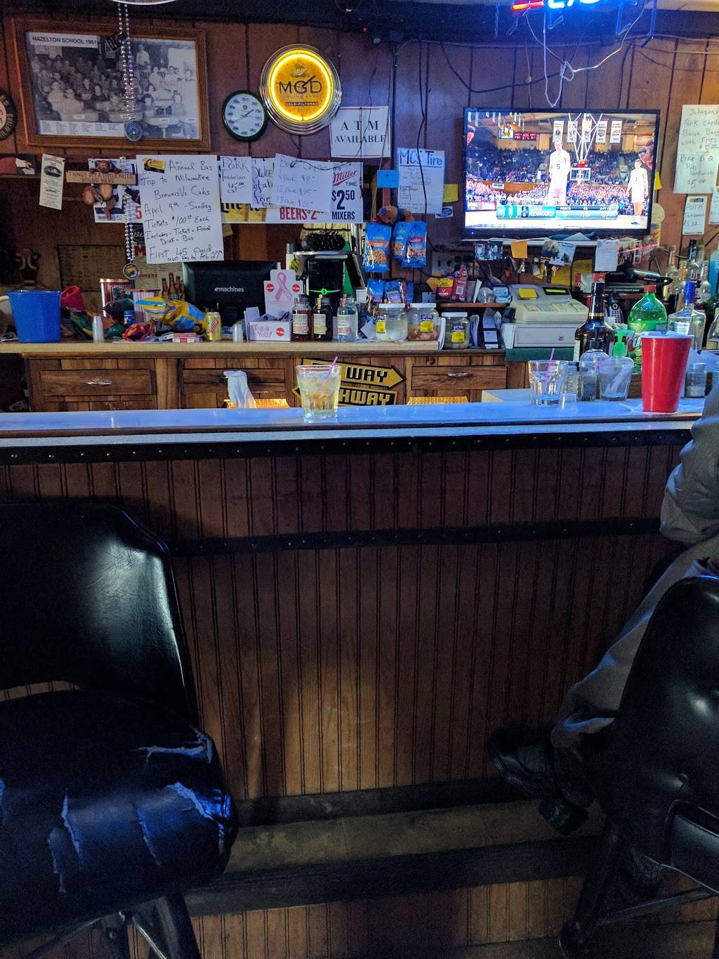 Ches & Pats Pine Tree Inn | restaurant | 38532 US-18, Prairie du Chien, WI 53821, USA | 6083262543 OR +1 608-326-2543