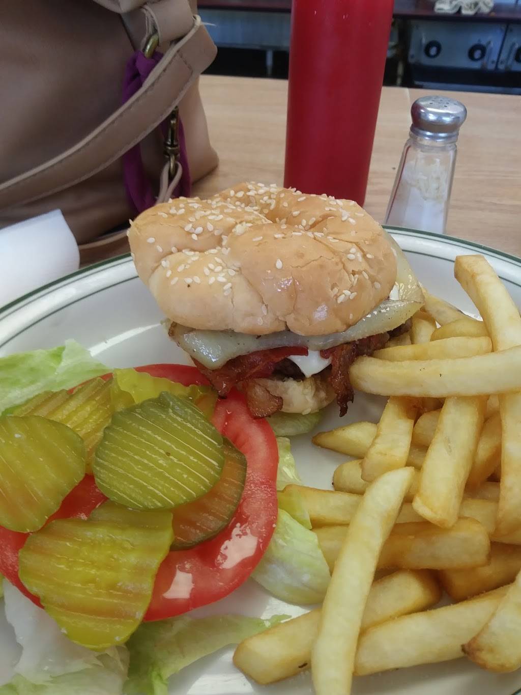 Crescent City Diner | restaurant | 895 Summit St, Crescent City, FL 32112, USA | 3866982164 OR +1 386-698-2164