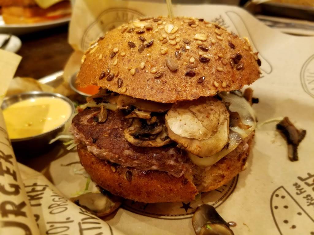 Burger Village | restaurant | 216 Broadway Mall, Hicksville, NY 11801, USA | 5165975336 OR +1 516-597-5336