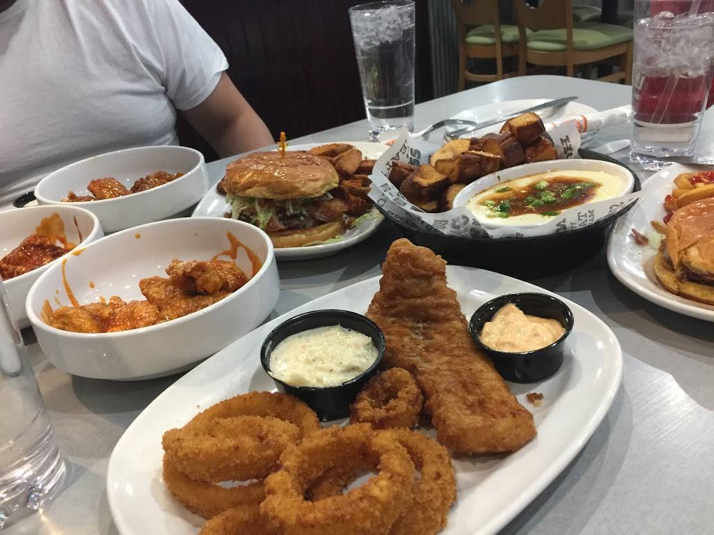 Buffalo Wings & Rings | restaurant | 12375 Base Line Rd, Rancho Cucamonga, CA 91739, USA | 9094631300 OR +1 909-463-1300