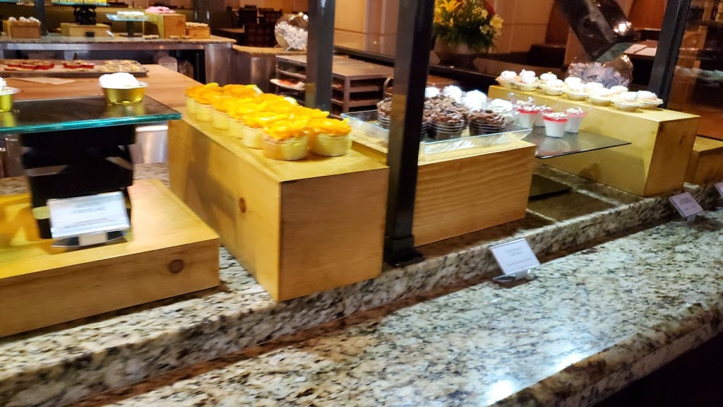 Le Beaucoup Buffet | restaurant | 777 Ave LAuberge, Lake Charles, LA 70601, USA | 3373957777 OR +1 337-395-7777