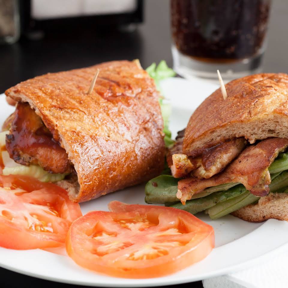 Africana Halal Restaurant | restaurant | 2907 Douglas Ave, Des Moines, IA 50310, USA | 5156303402 OR +1 515-630-3402