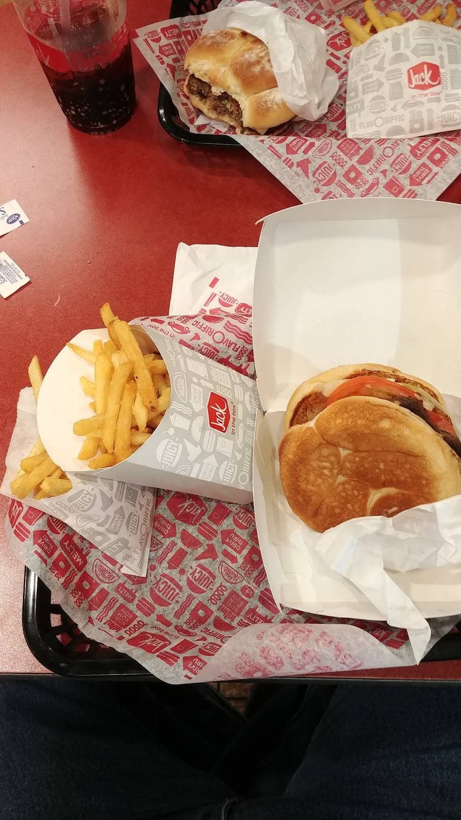 Jack in the Box | restaurant | 313 E Church St, Livingston, TX 77351, USA | 9363278225 OR +1 936-327-8225