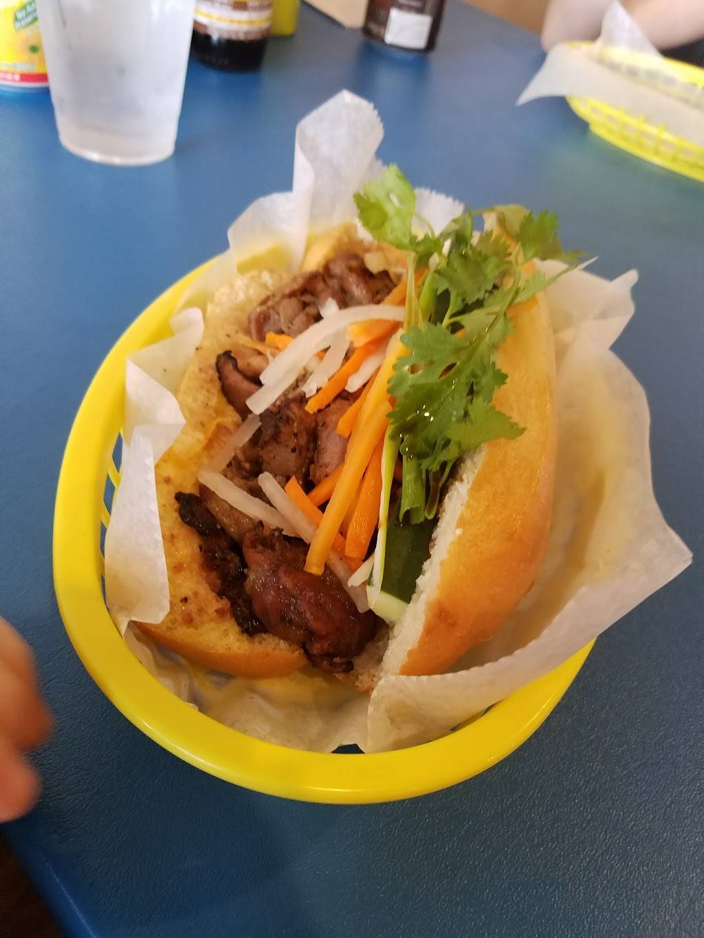 Sans Sandwiches | restaurant | 6579 N Oak Trafficway, Gladstone, MO 64118, USA | 8168953586 OR +1 816-895-3586