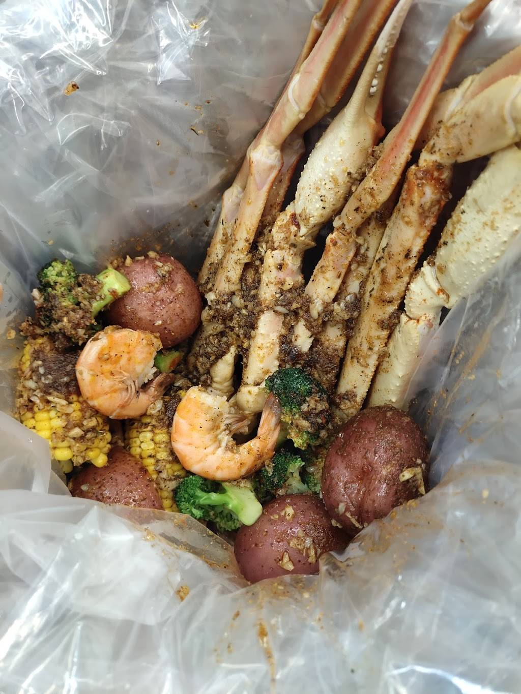 Crazy Crab House | restaurant | 6634 Frankford Ave, Philadelphia, PA 19135, USA | 2153329877 OR +1 215-332-9877