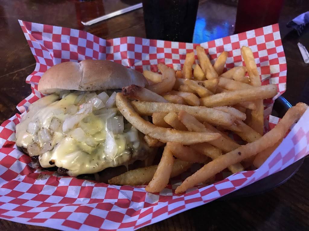 Mulligans | restaurant | 7 S Central Park, Jacksonville, IL 62650, USA | 2172435761 OR +1 217-243-5761