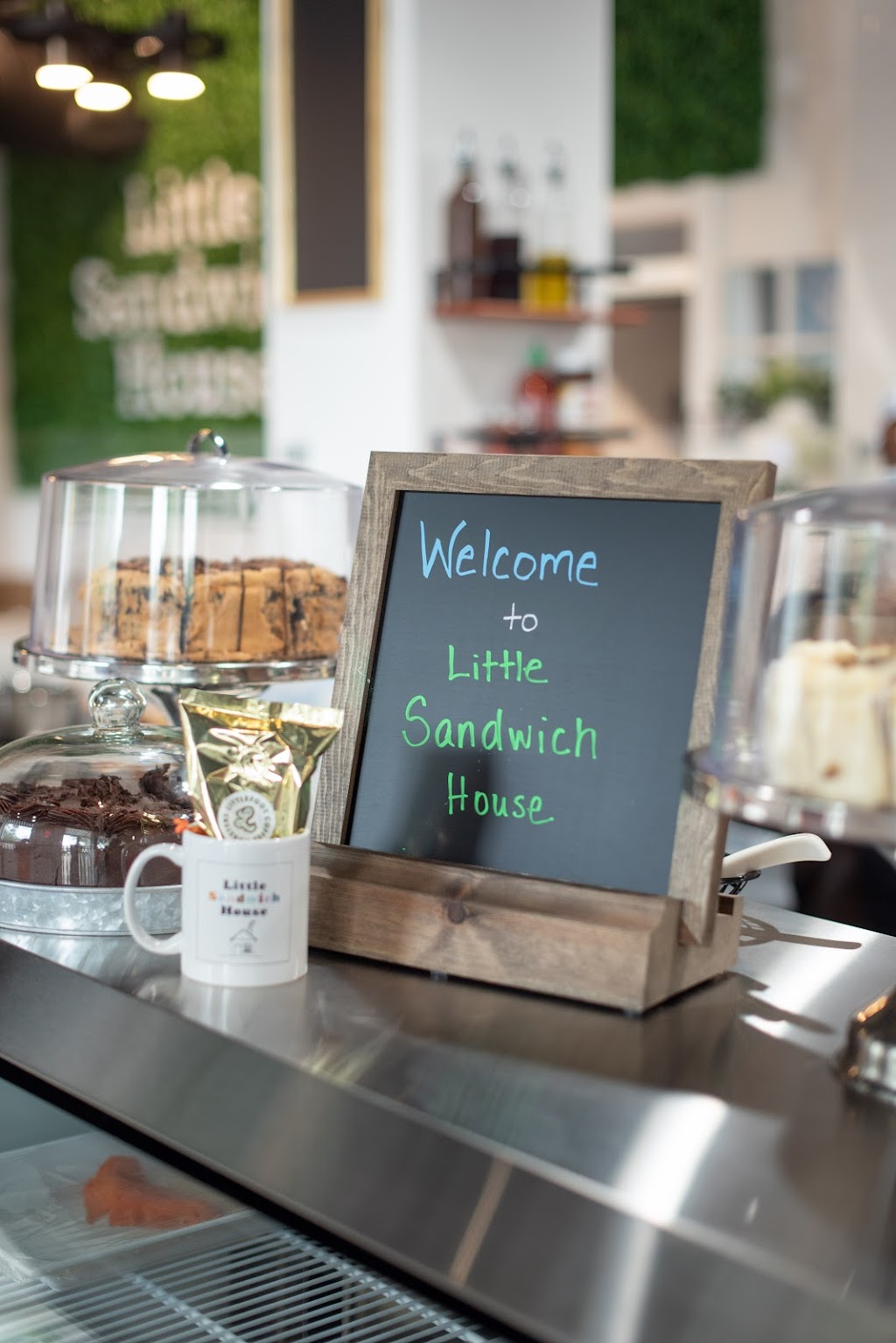 Little Sandwich House | cafe | 411 E Oakwood Blvd, Chicago, IL 60653, USA | 7738914990 OR +1 773-891-4990