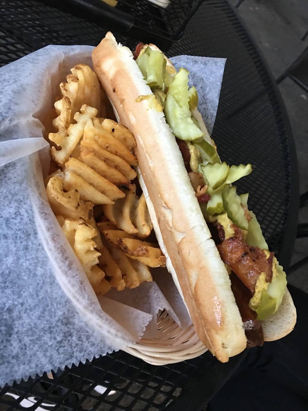 Liquid Bread Beer Garden | restaurant | 1st Dr, New York, NY 10035, USA | 2124275689 OR +1 212-427-5689