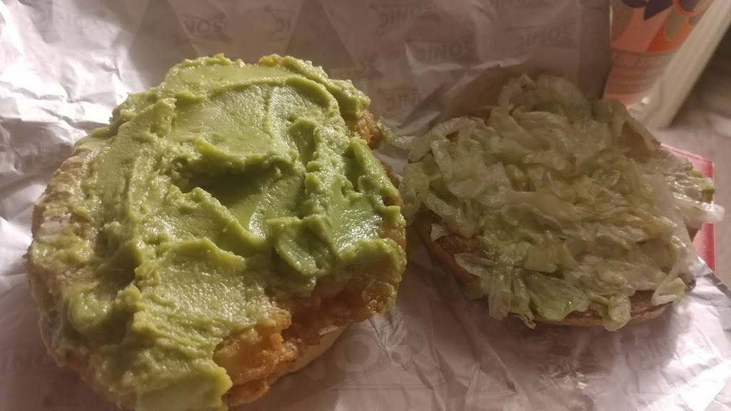 Sonic Drive-In | restaurant | 2128 US-79, Henderson, TX 75654, USA | 9036574358 OR +1 903-657-4358