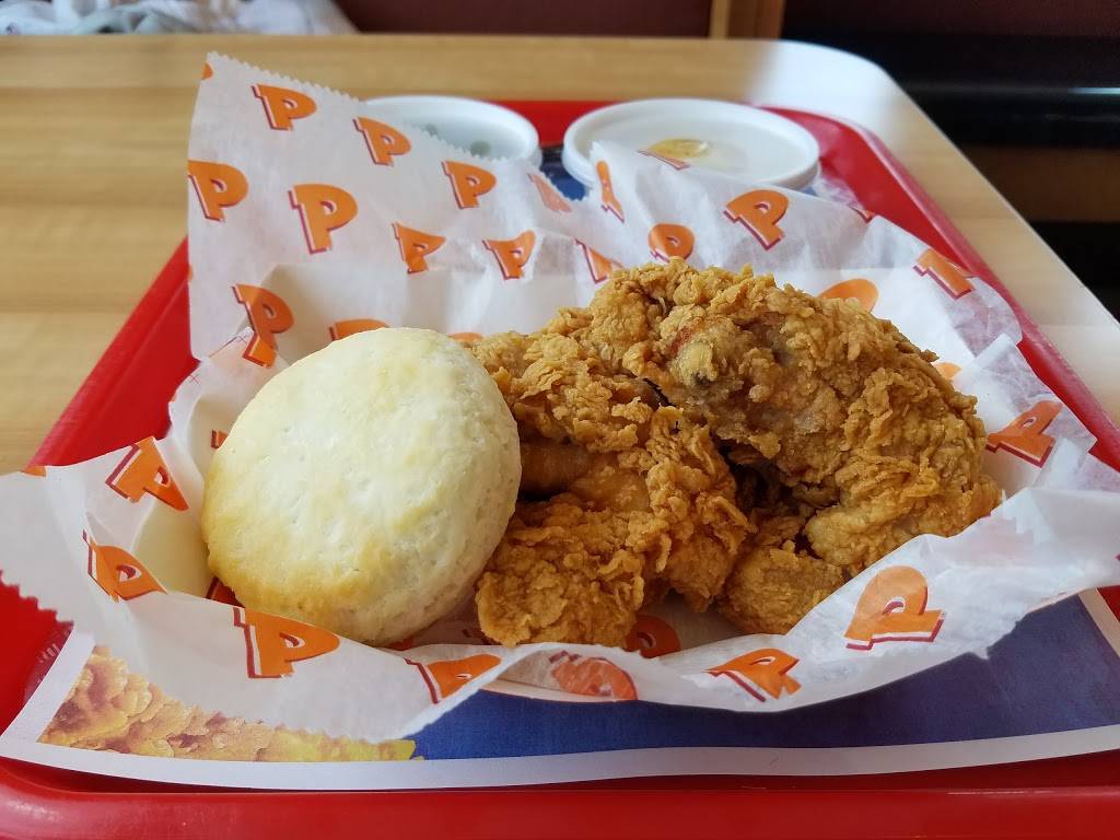 Popeyes Louisiana Kitchen | restaurant | 19510 E US Hwy 40, Independence, MO 64055, USA | 8167951510 OR +1 816-795-1510