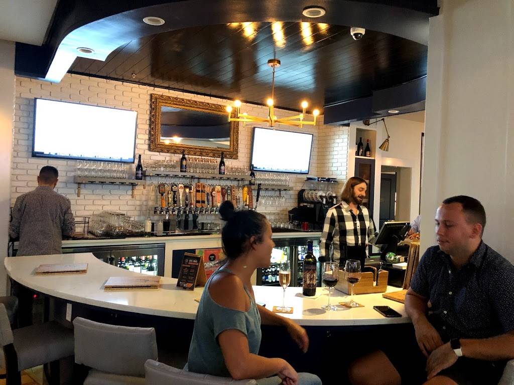 The Fountainhead Wine & Beer Bar | restaurant | 11595 Fountainhead Dr, Westchase, FL 33626, USA | 8139204556 OR +1 813-920-4556