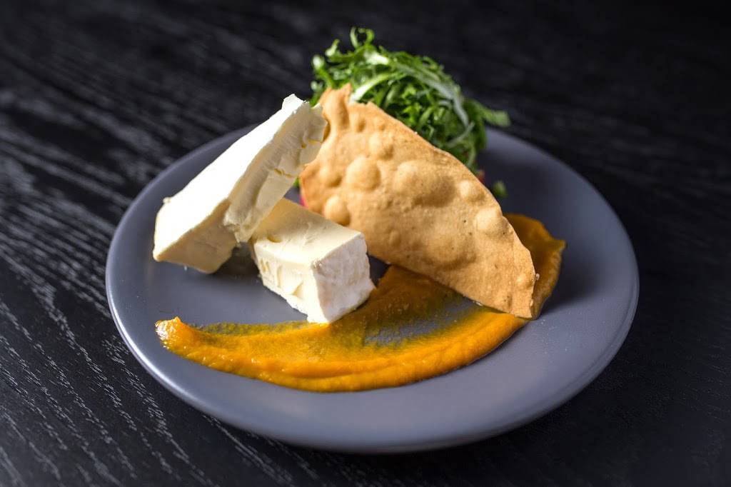 Clever Rabbit | restaurant | 2015 W Division St, Chicago, IL 60622, USA | 7736978711 OR +1 773-697-8711