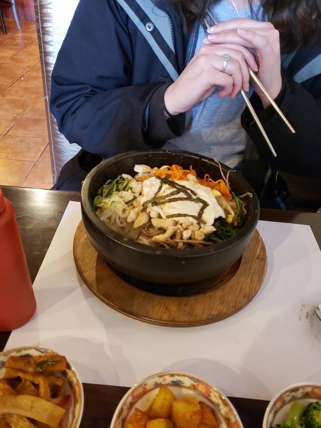 Chin Hills Restaurant | restaurant | 2756 Elmwood Ave, Buffalo, NY 14217, USA | 7168778880 OR +1 716-877-8880